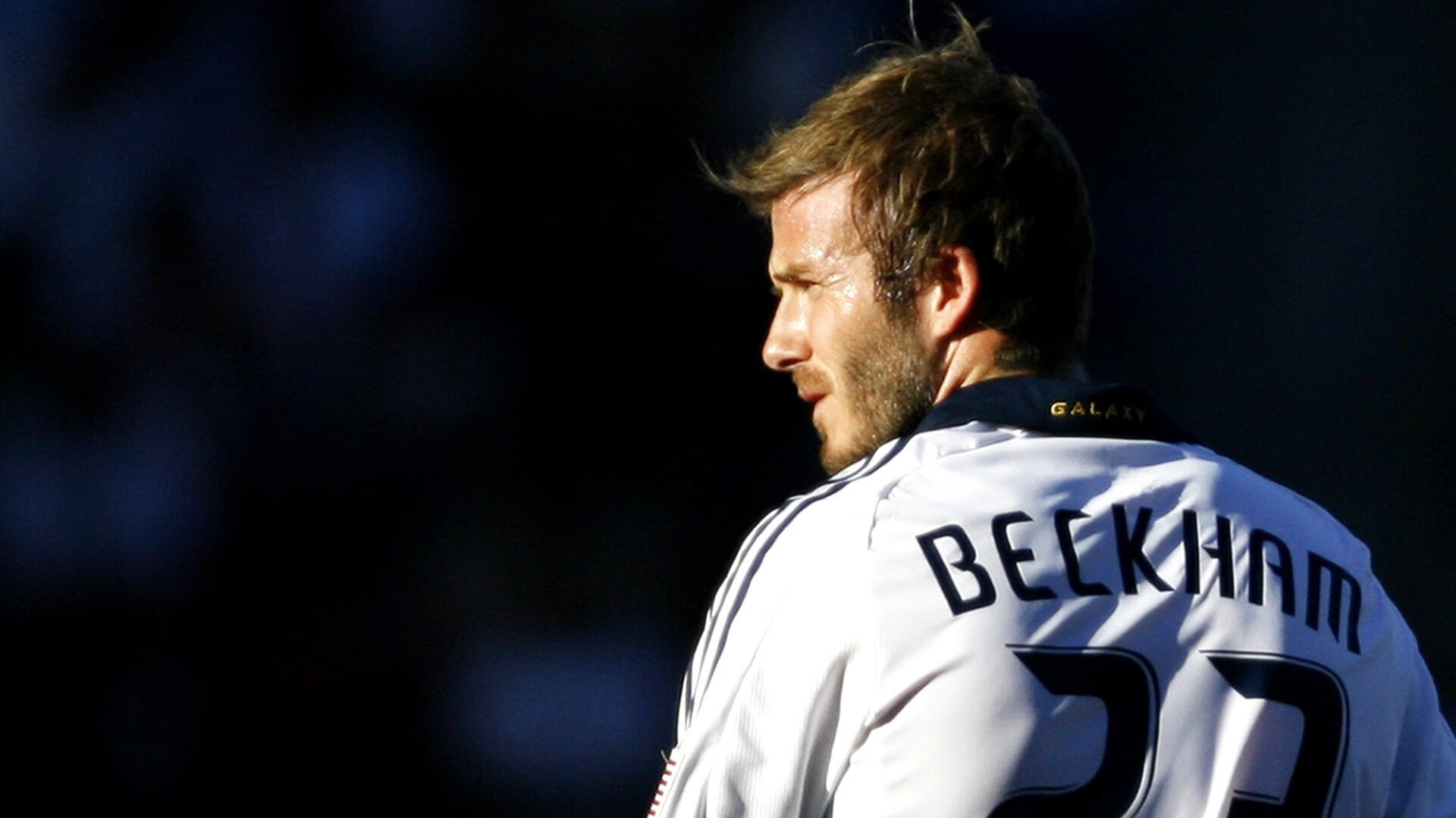 赛道与绿茵的意外交织，当F1争冠焦点战遇上AC米兰爆冷伊朗